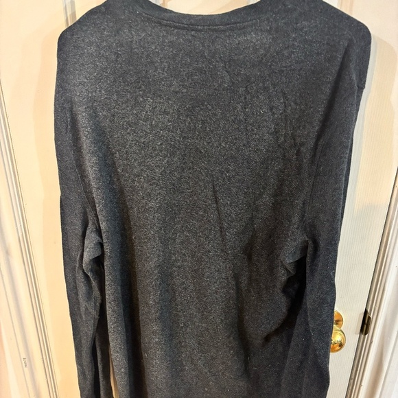 roots long sleeve sweatshirt like (thin material) - Picture 4 of 5